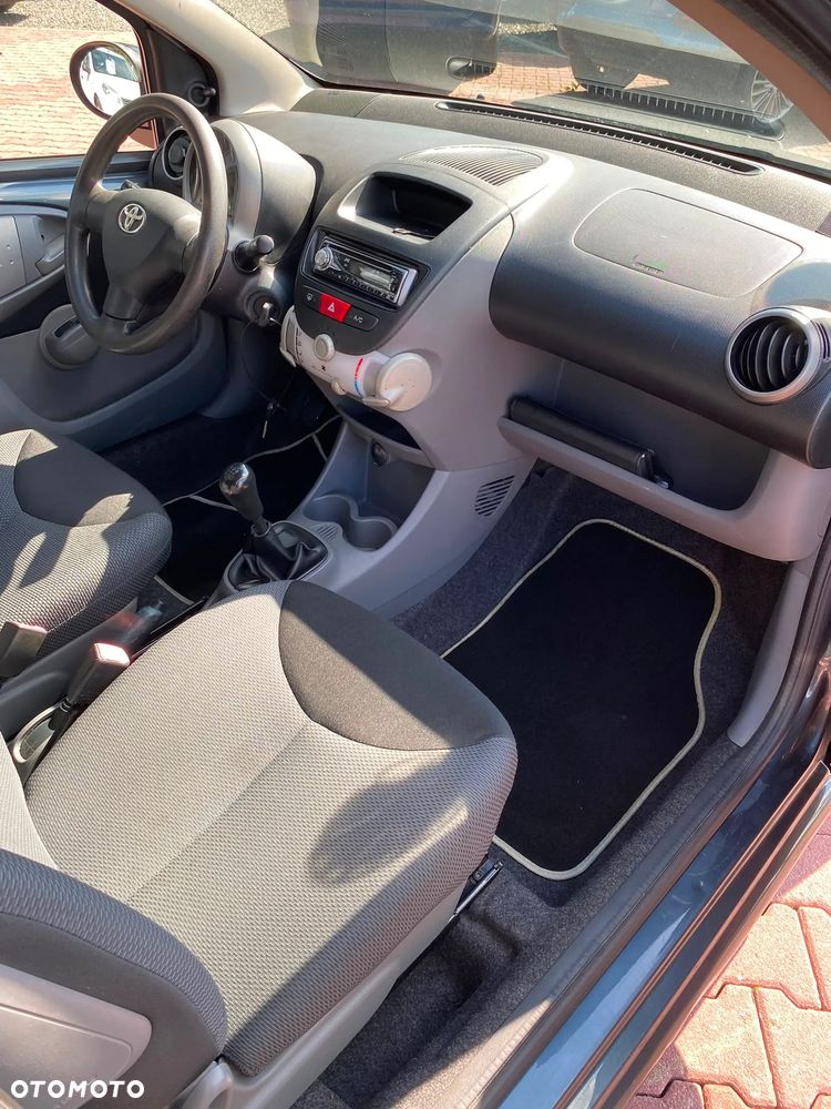 Toyota Aygo Cool - 13