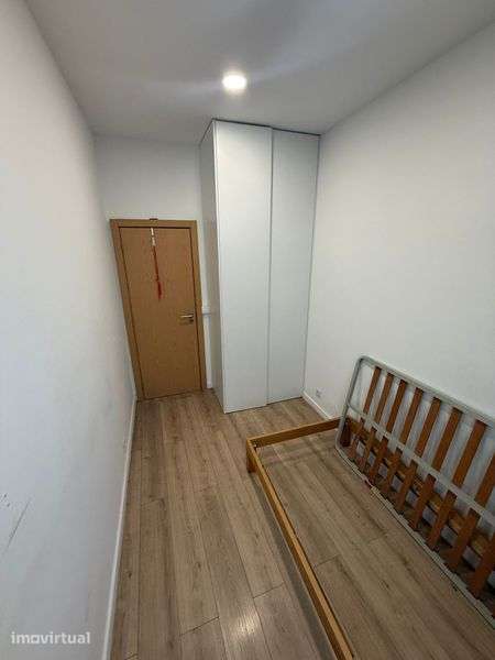 Escritorio transformado em T3 da consultora Meyre Pinto fracção exacta - Grande imagem: 4/8