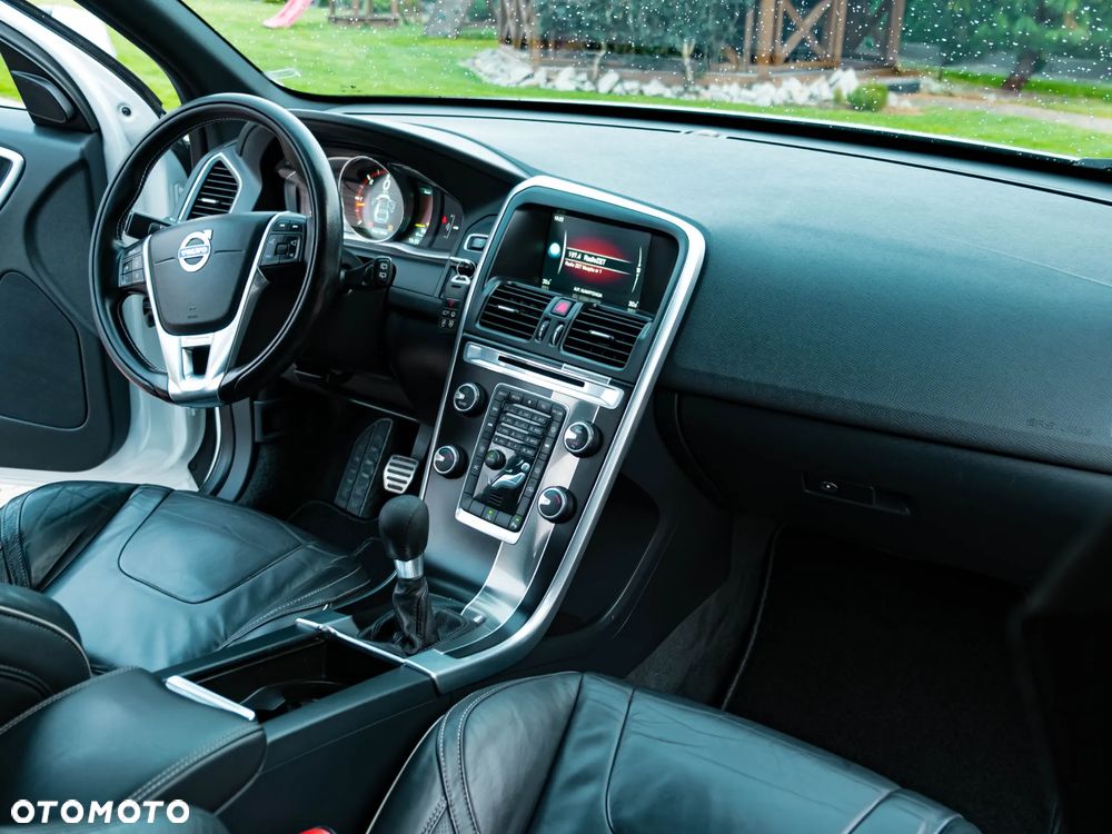 Volvo XC 60 D3 R-Design - 25