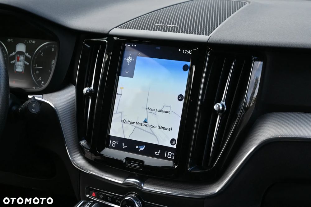 Volvo XC 60 D5 SCR AWD R-Design - 27