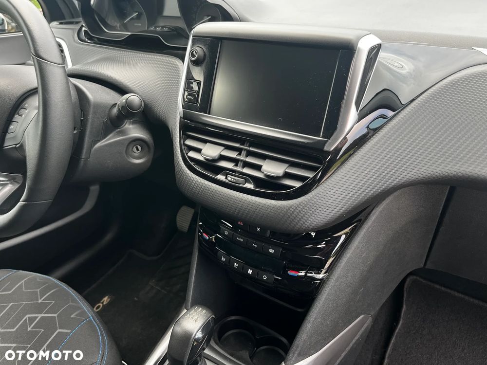 Peugeot 2008 PureTech 82 Style - 22
