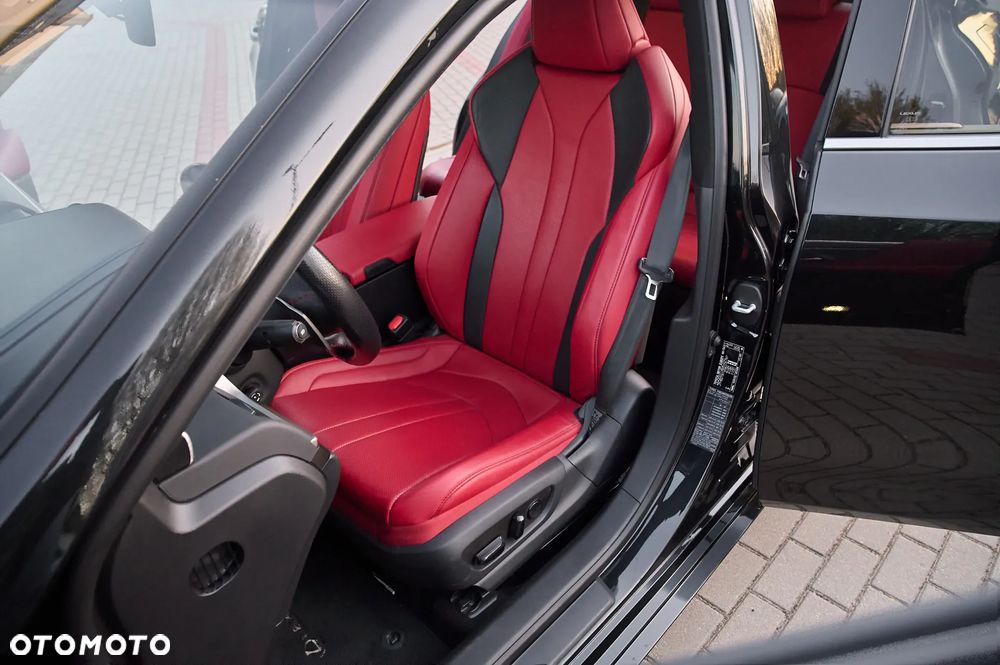 Lexus ES 300h F Sport - 24