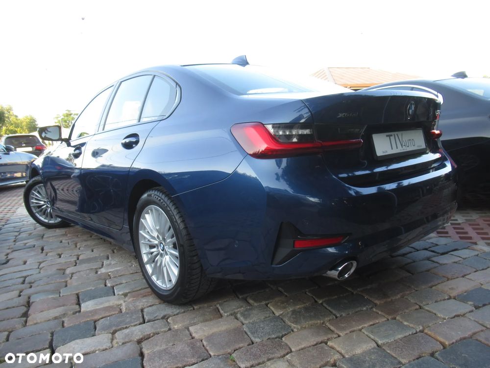 BMW Seria 3 2022 photo 3