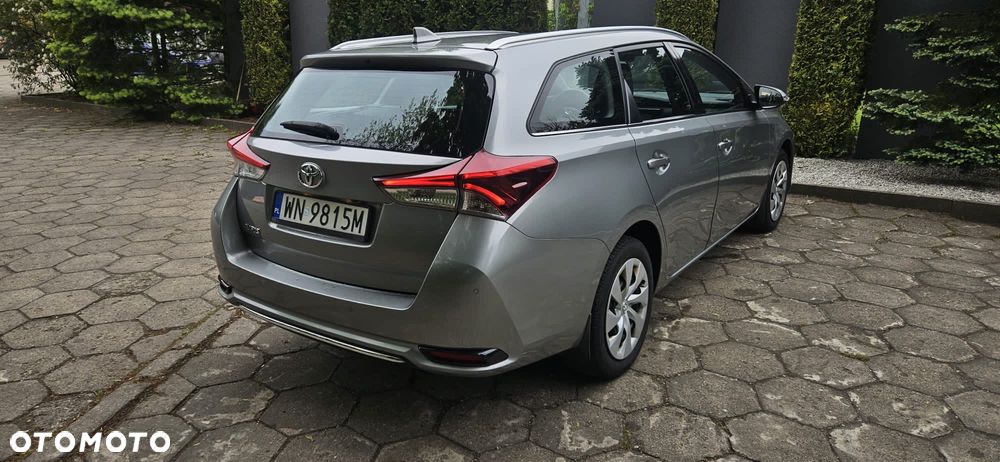 Toyota Auris 1.6 Premium - 23