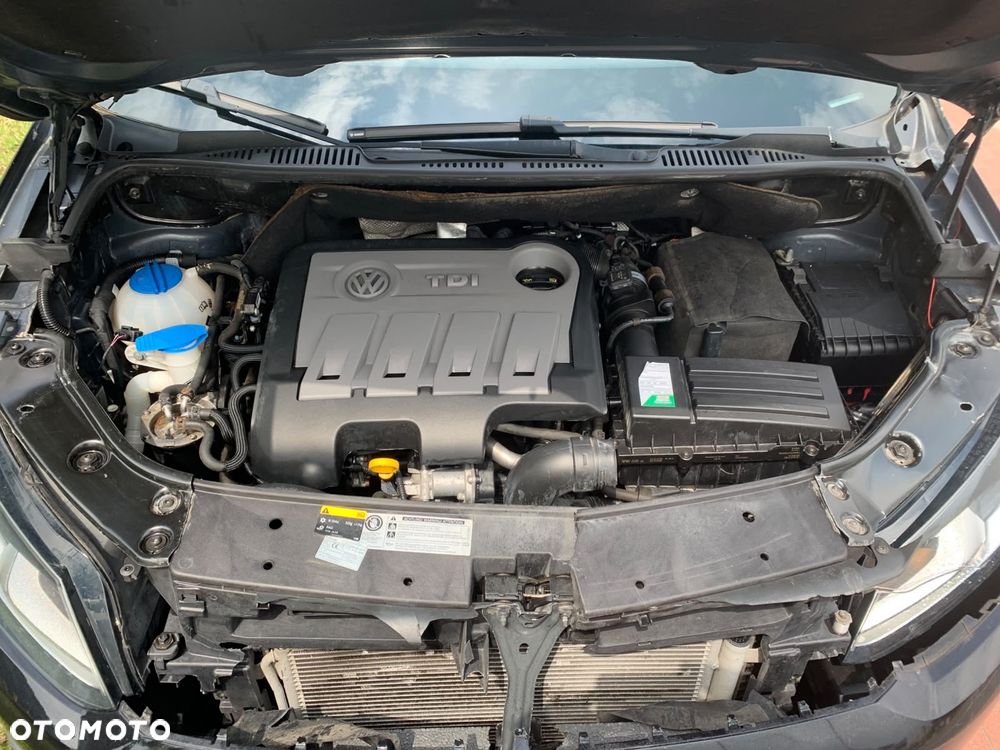 Volkswagen Touran 1.6 TDI DPF BlueMotion Technology Highline - 11