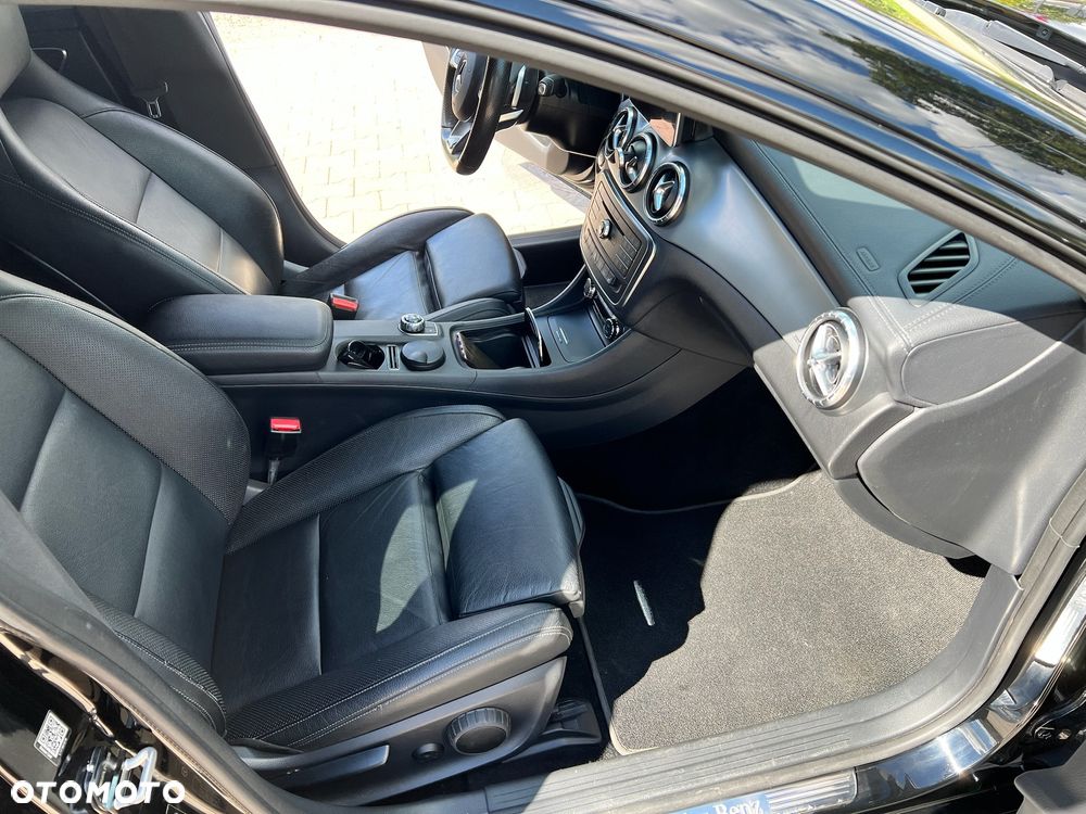 Mercedes-Benz CLA 220 d 7G-DCT AMG Line - 14