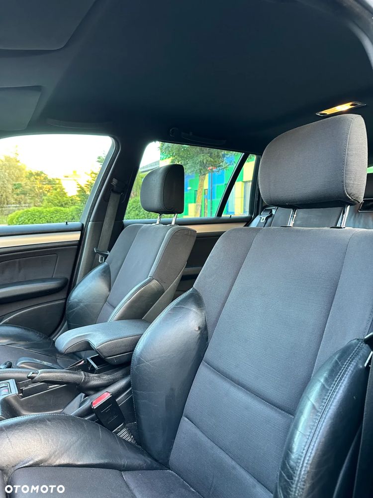BMW Seria 3 318i Touring - 21
