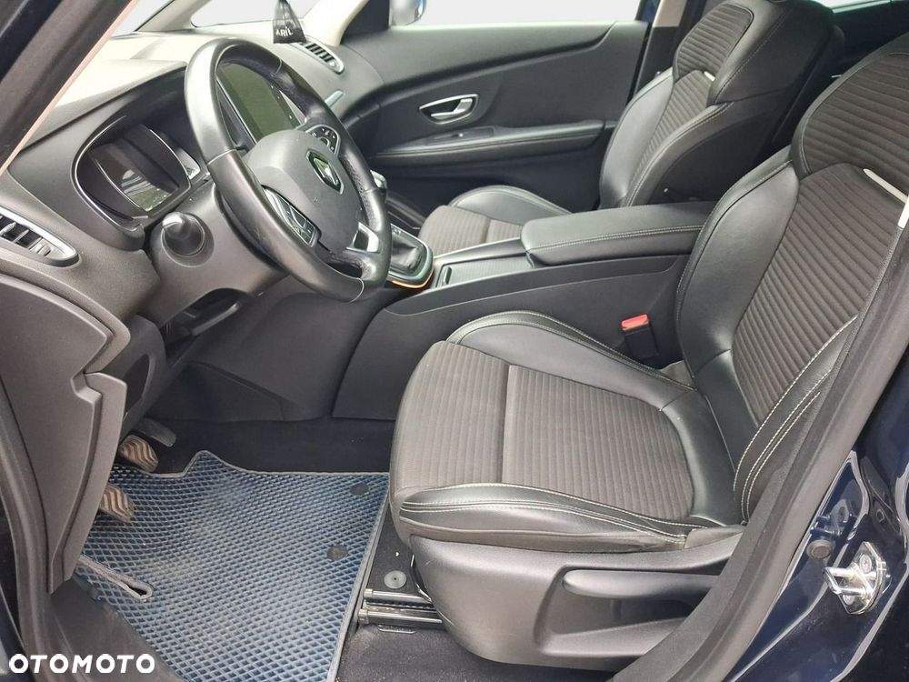 Renault Scenic - 10