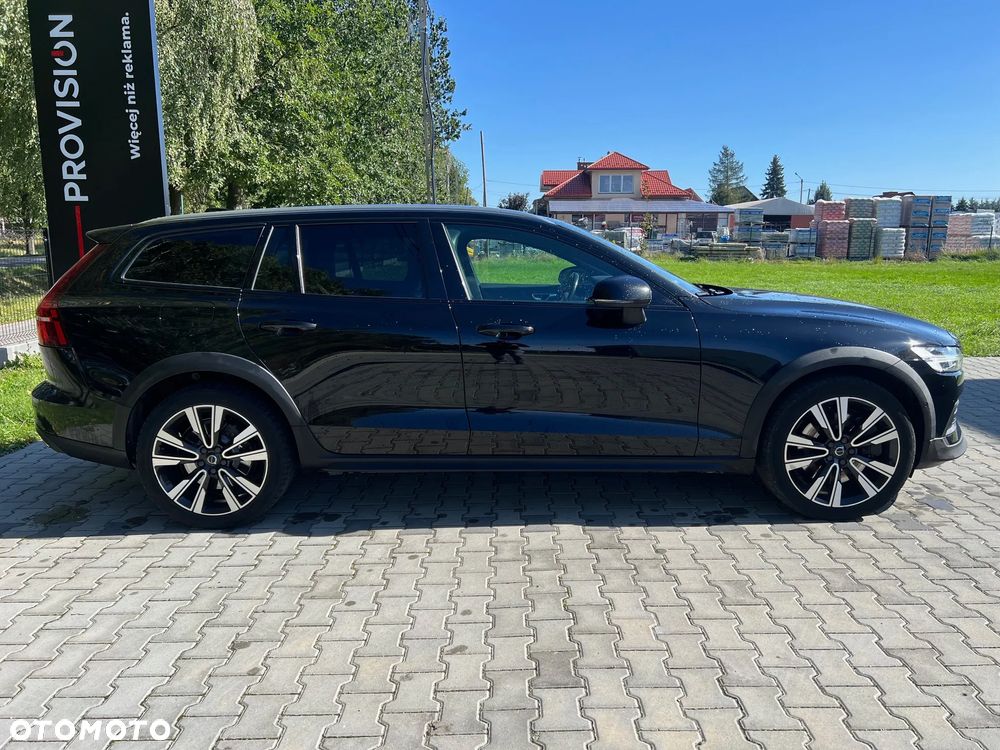 Volvo V60 Cross Country Pro T5 AWD - 3