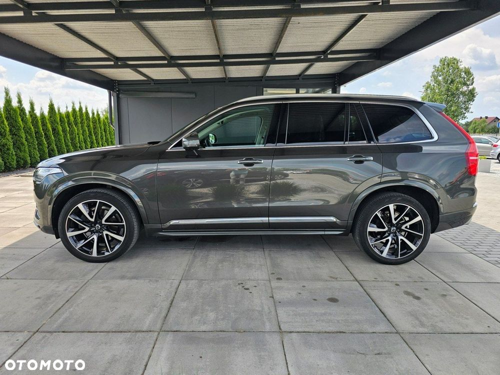 Volvo XC 90 - 9