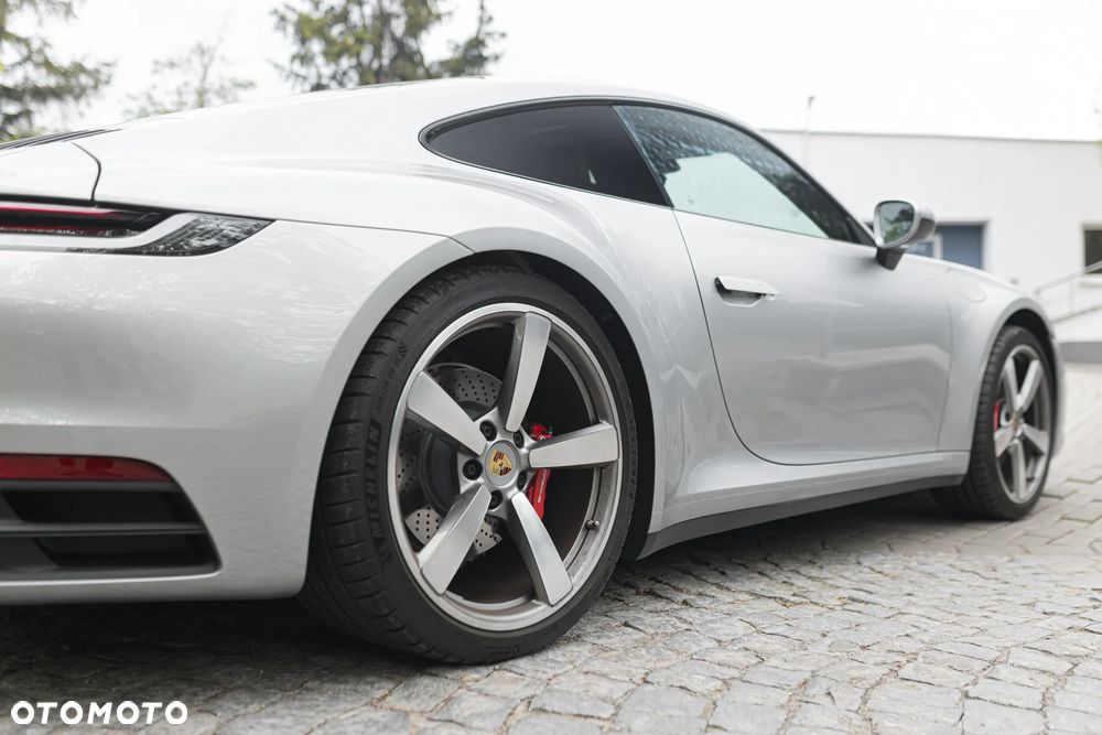 Porsche 911 Carrera S - 8