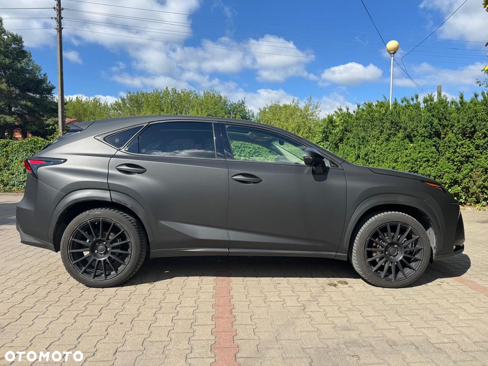 Lexus NX 300h Prestige AWD - 4