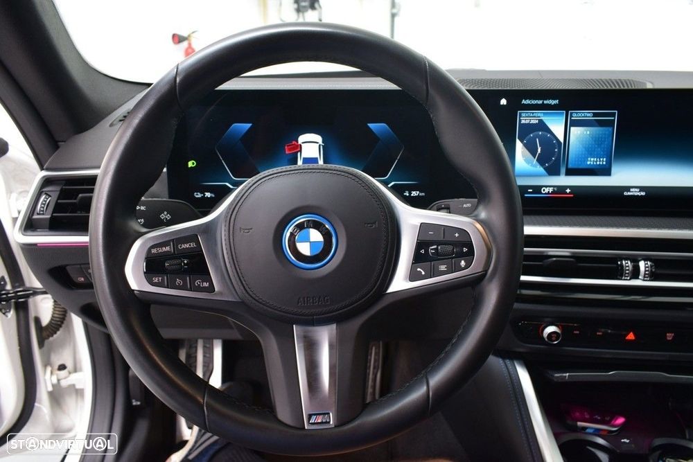 BMW i4 - 32