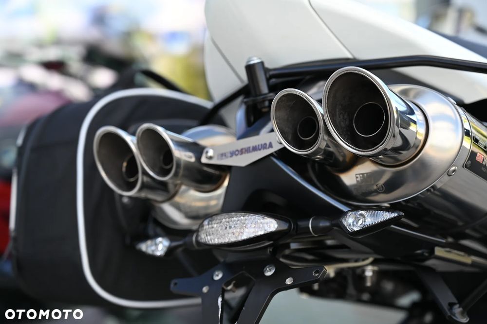 Suzuki GSX-R - 22