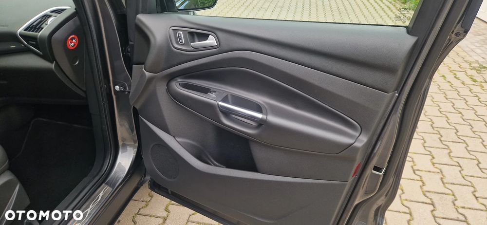 Ford Kuga 2.0 TDCi FWD Titanium - 23