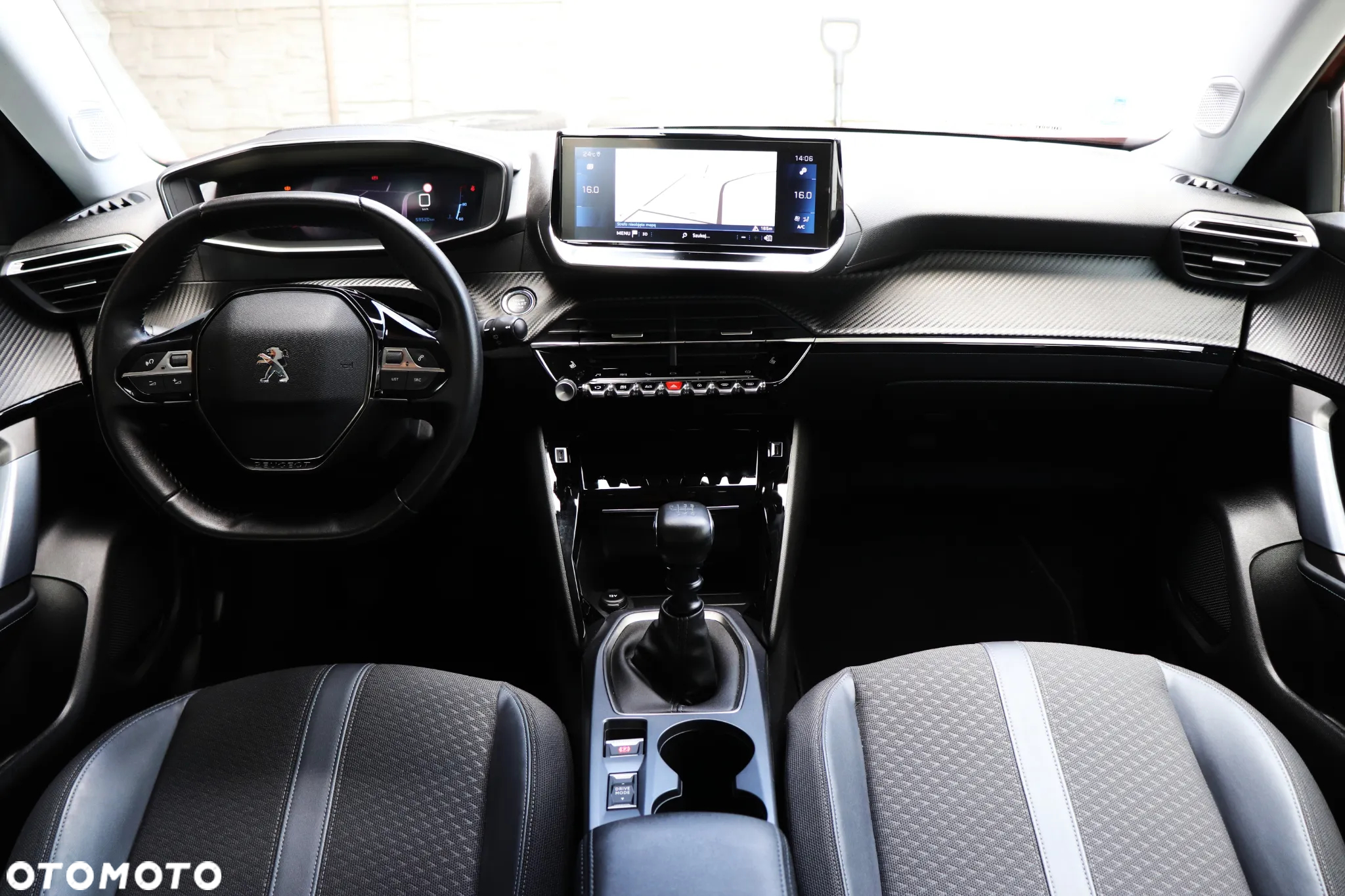 Peugeot 2008 1.2 PureTech Allure S&S - 24