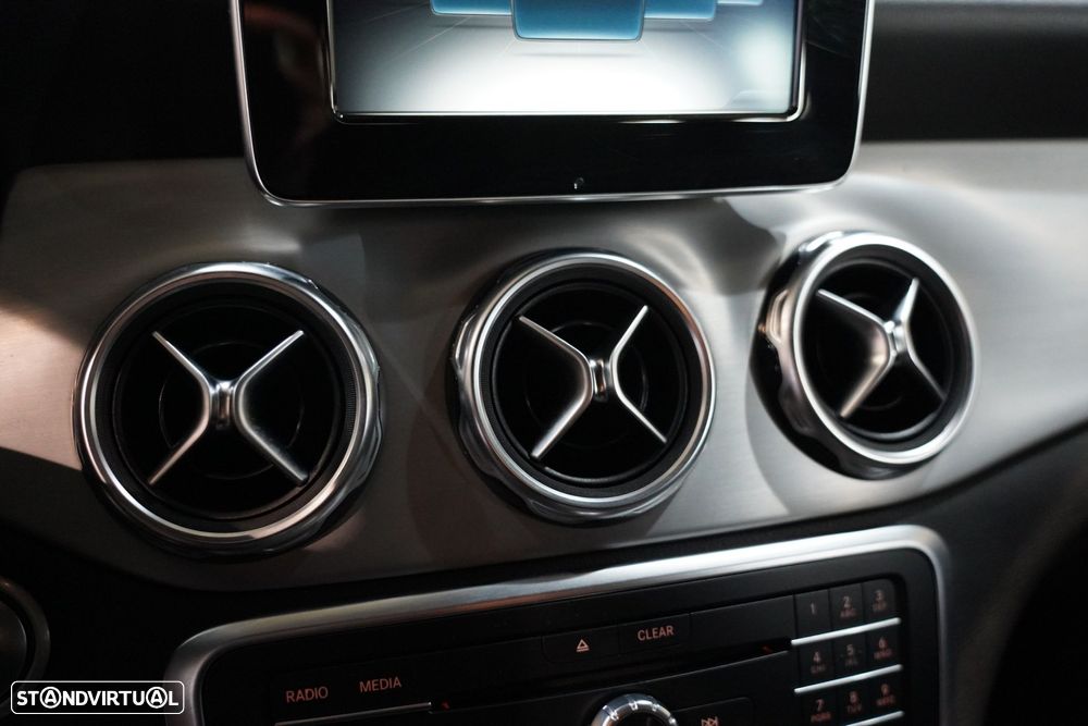 Mercedes-Benz GLA 180 CDI AMG Line - 17