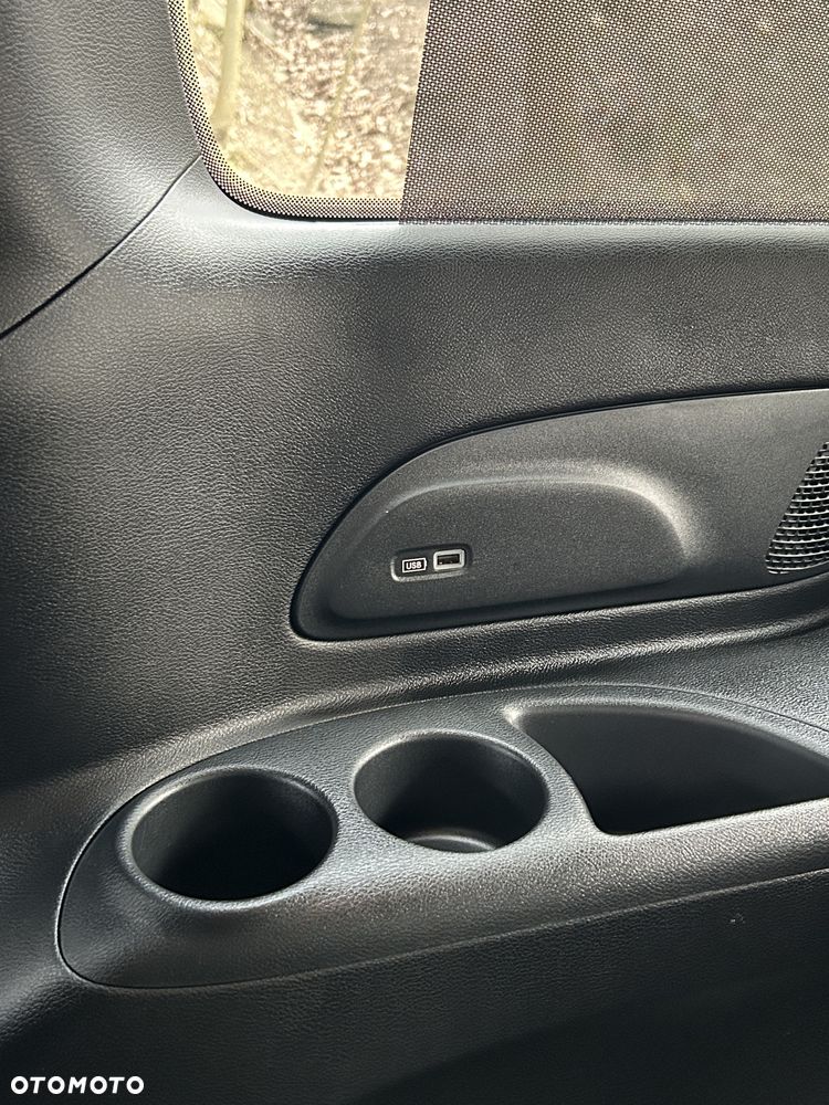 Chrysler Pacifica - 22