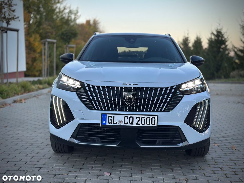 Peugeot 2008 PureTech 130 EAT8 GT Exclusive - 11