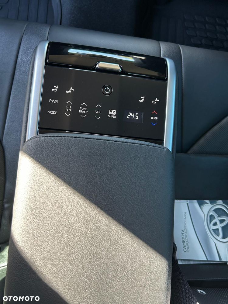 Toyota Camry - 8