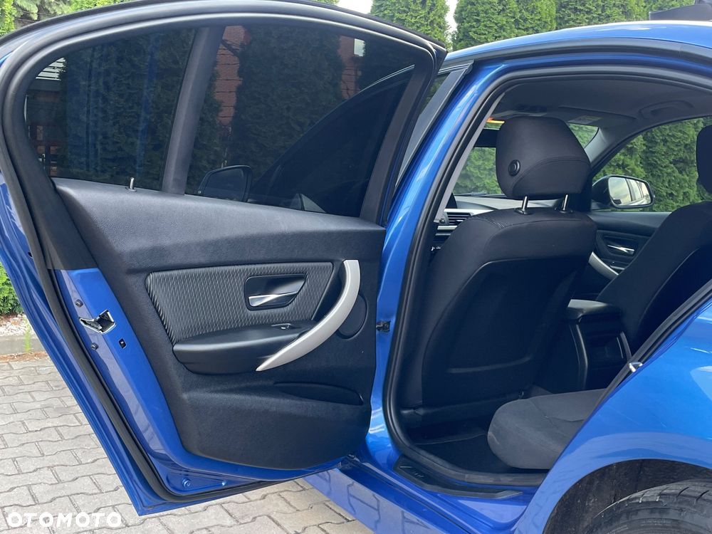 BMW Seria 3 320d Efficient Dynamics Luxury Line Purity sport - 18