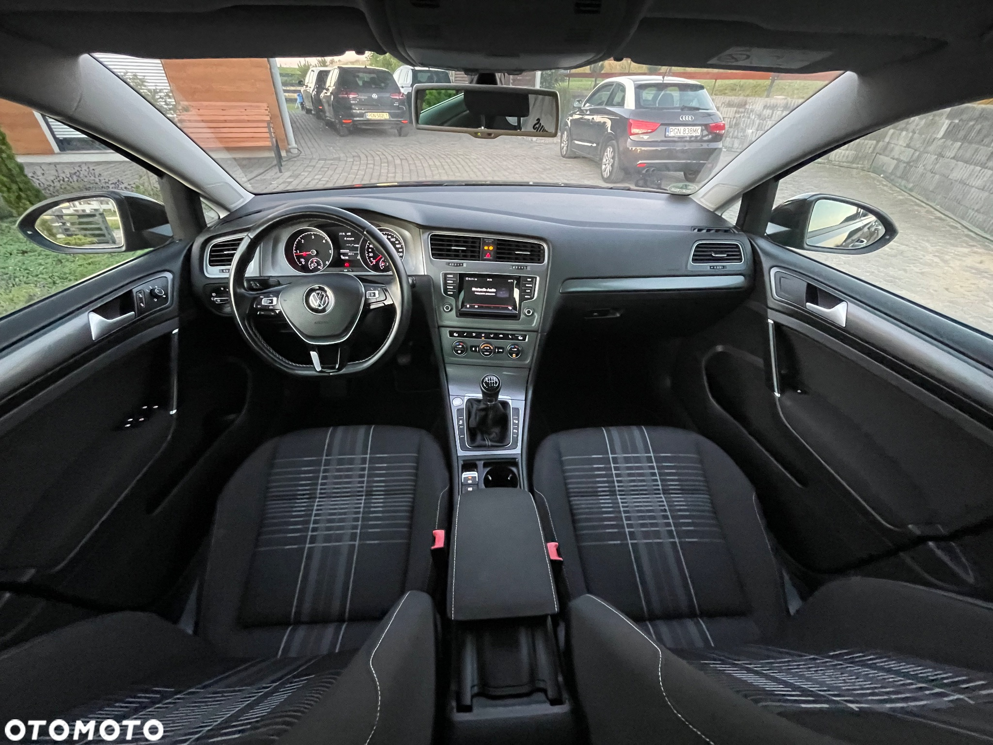 Volkswagen Golf 2.0 TDI BlueMotion Technology Lounge - 21