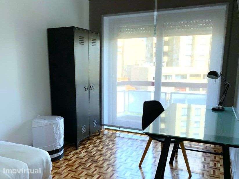 Quartos para Estudantes Universitárias - PORTO