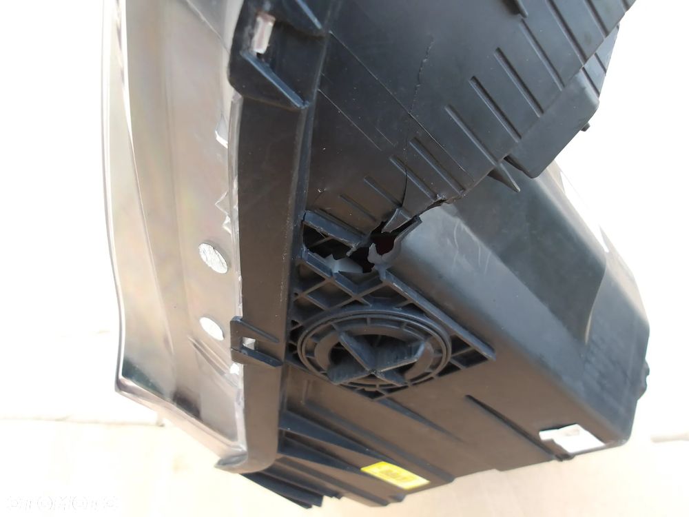 LAMPA PRAWY PRZOD SOCZEWKA LED HYUNDAI VELOSTER 92102-2V160 - 9