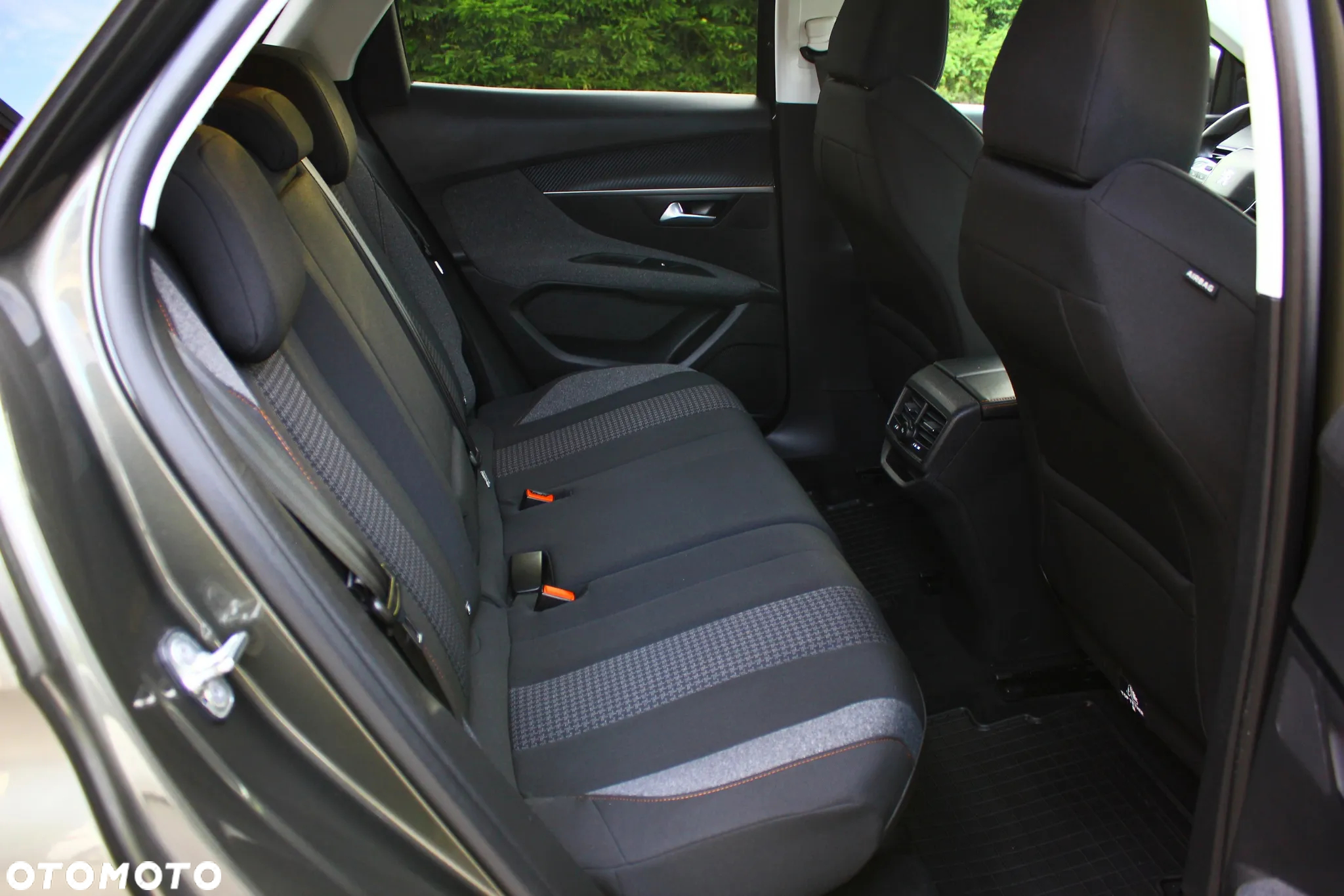 Peugeot 3008 1.5 BlueHDi Active Pack S&S - 28
