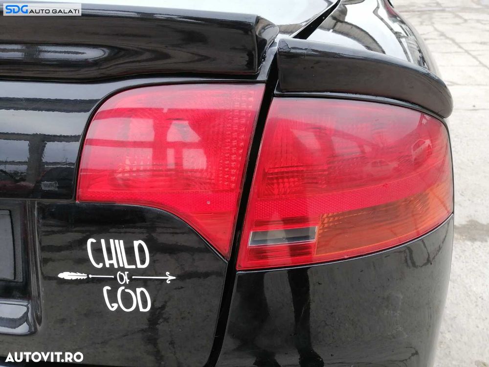 Stop Lampa Tripla Dreapta de pe Capota Portbagaj Audi A4 B7 Berlina Sedan 2005 - 2008 - 2