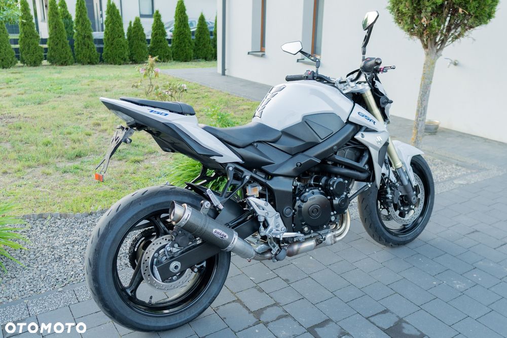 Suzuki GSR - 3