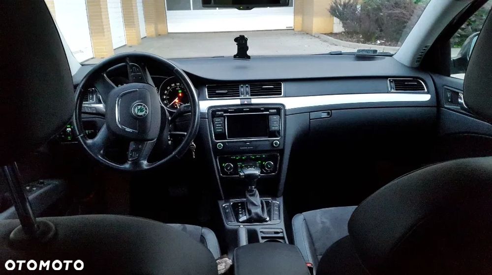 Skoda Superb 2.0 TDI Platinum DSG - 11