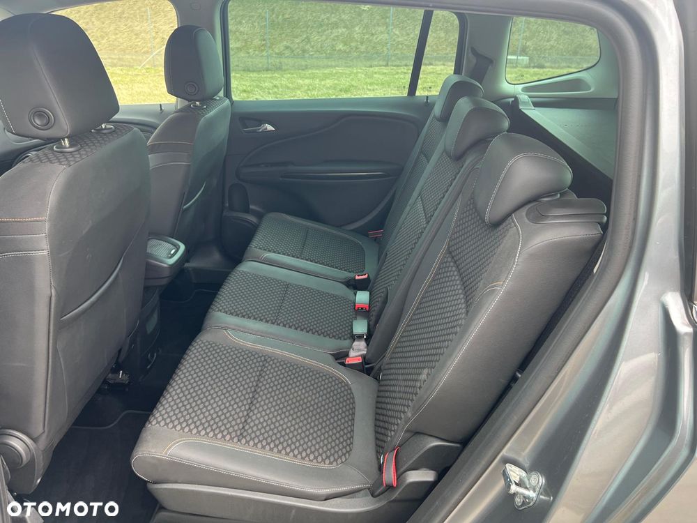 Opel Zafira 1.6 T Plus S&S - 16