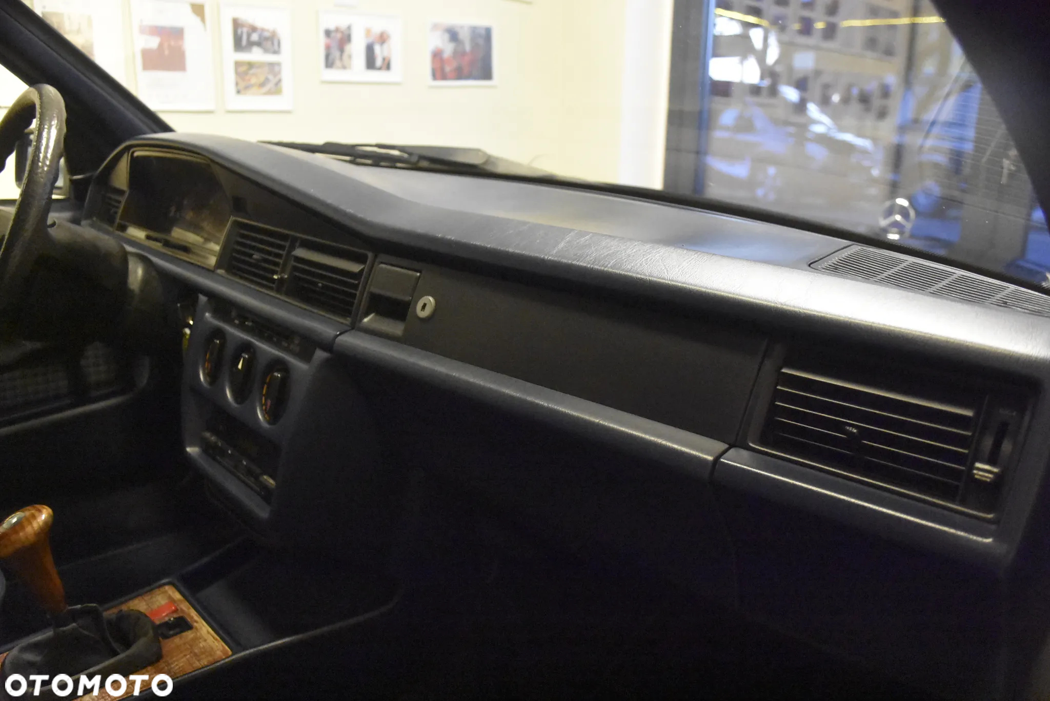 Mercedes-Benz W201 (190) - 23