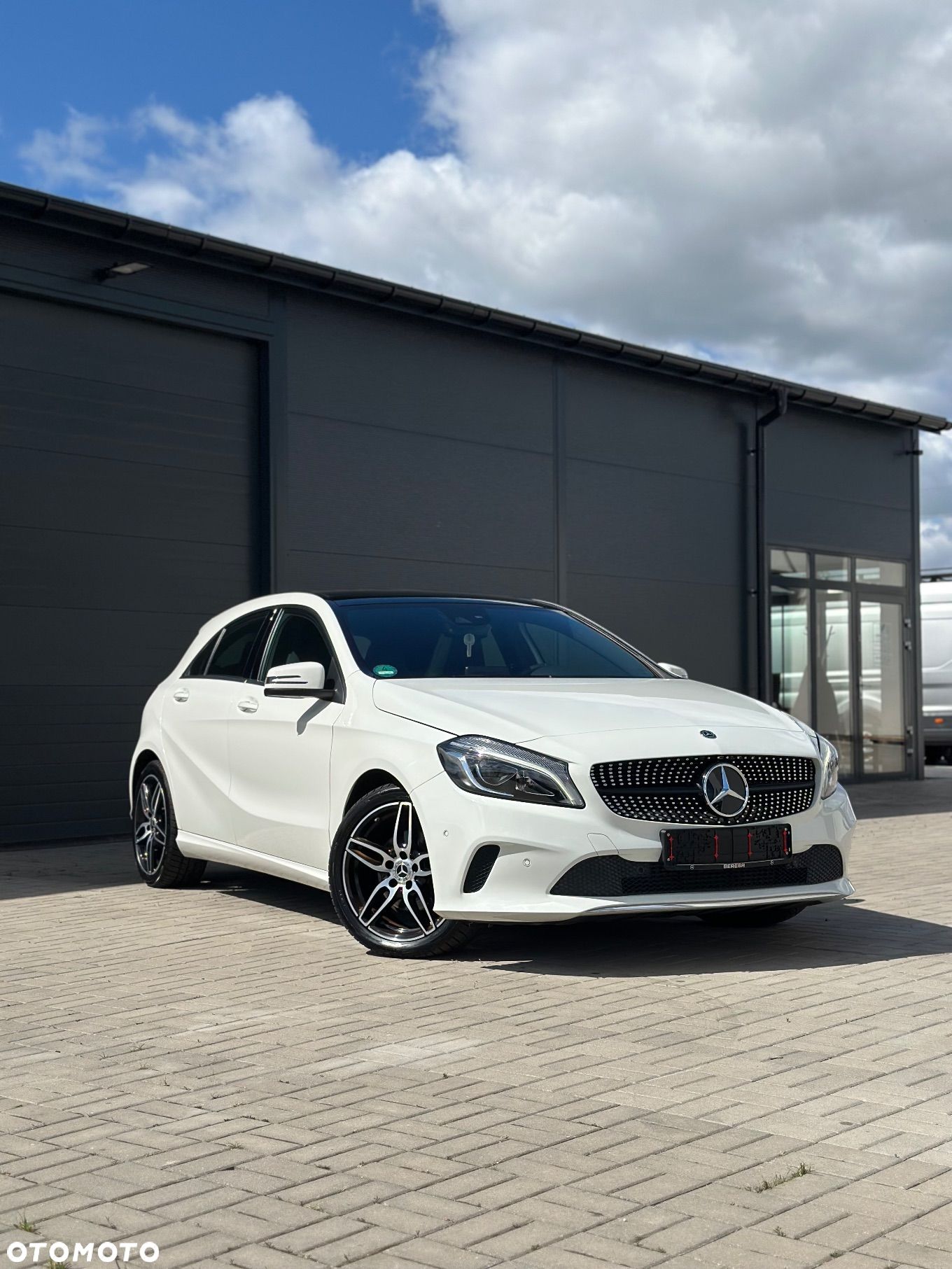 Mercedes-Benz Klasa A 180 (BlueEFFICIENCY) Urban - 1
