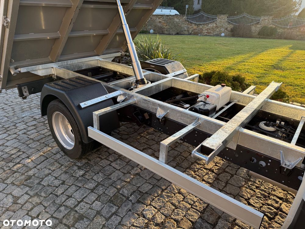 Iveco Daily 35C14 35C15 50C15 - 12