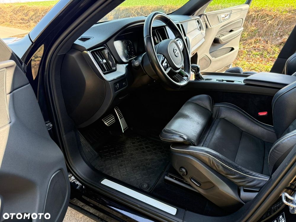 Volvo XC 60 D4 R-Design - 22