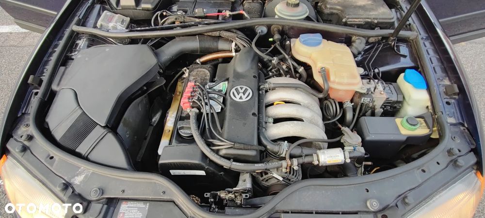 Volkswagen Passat 1.6 CL - 14