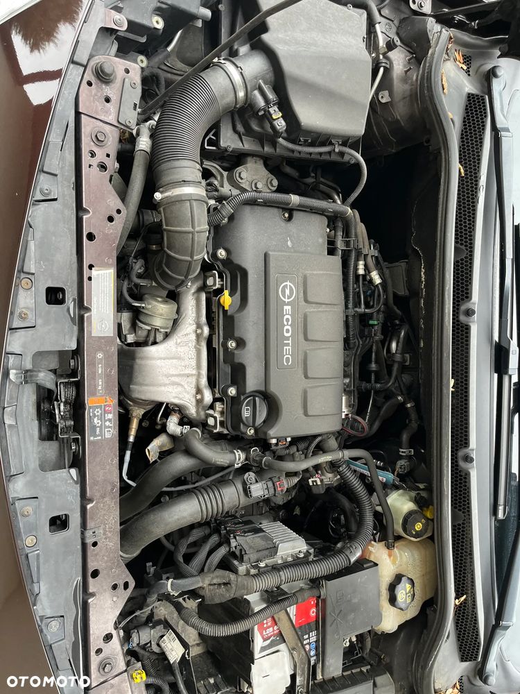 Opel Astra 1.4 Turbo - 10
