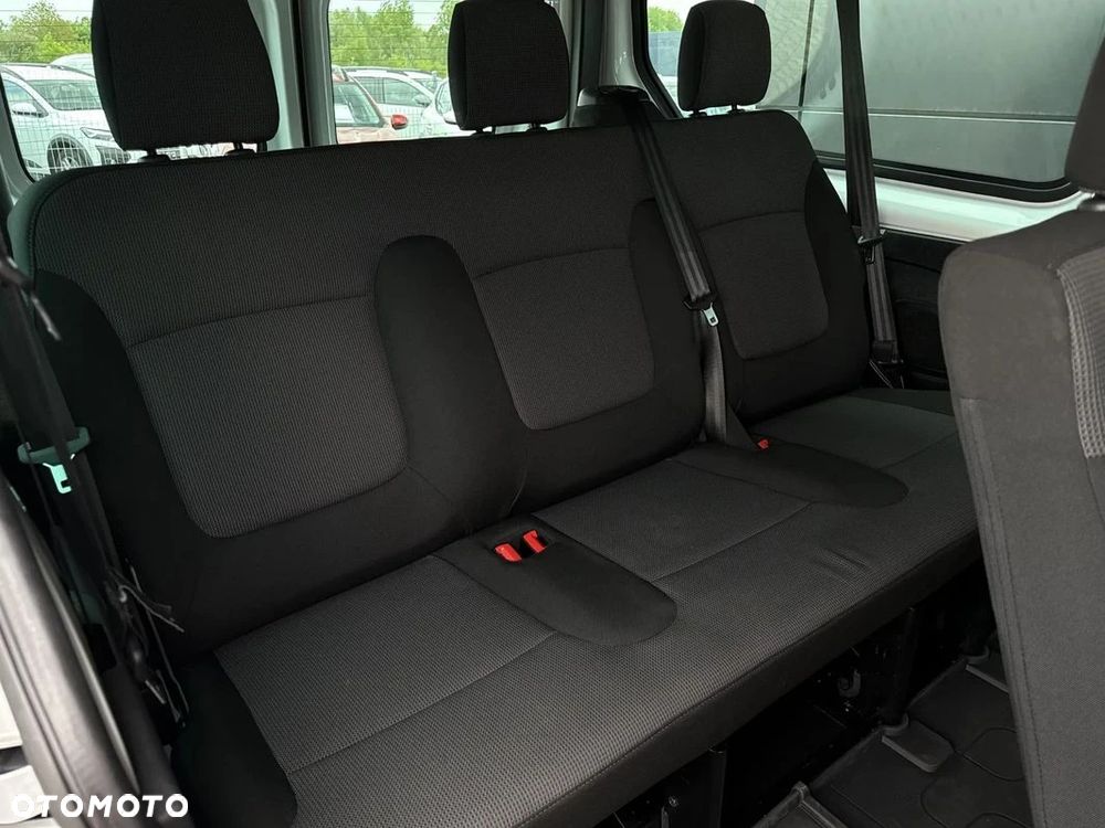 Renault Trafic 2.0 dCi - 13