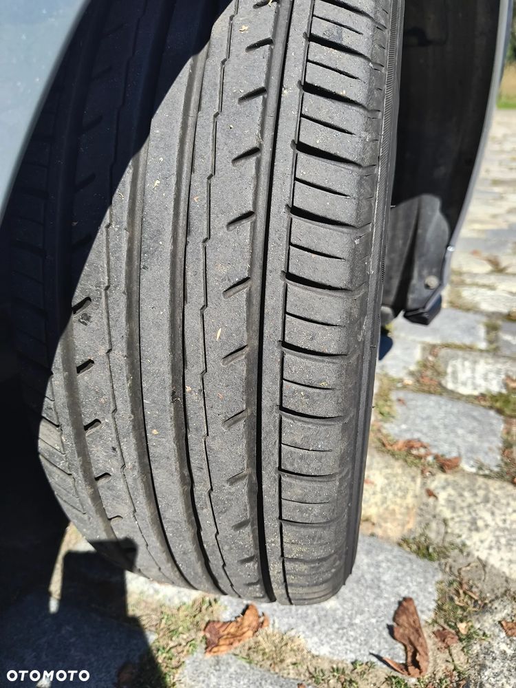 BMW Seria 3 325i - 12