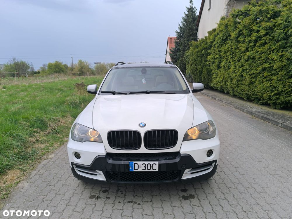 BMW X5 4.8i xDrive - 1
