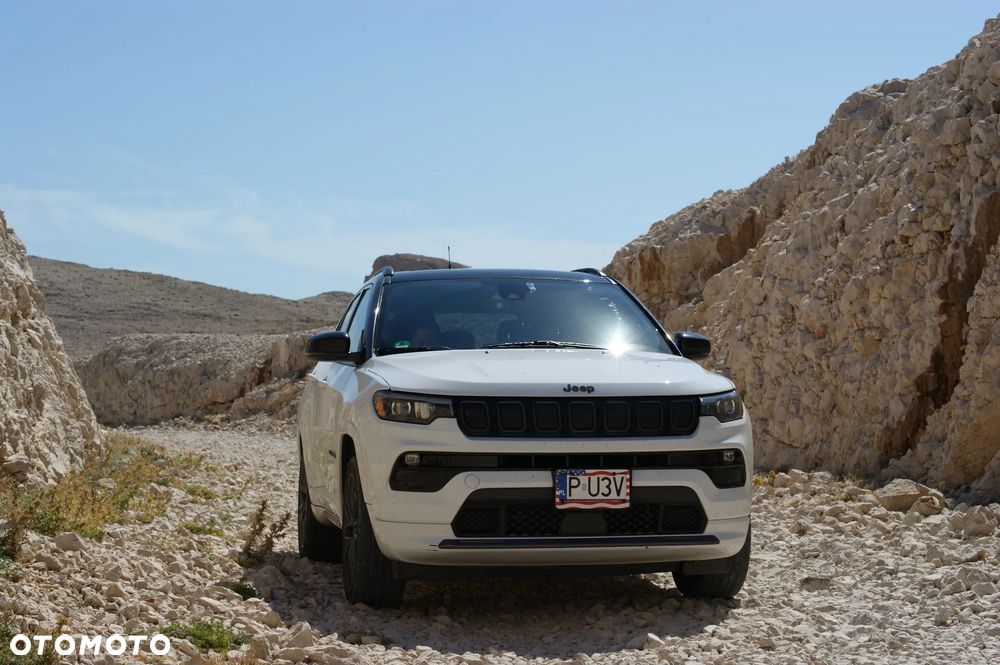 Jeep Compass - 31