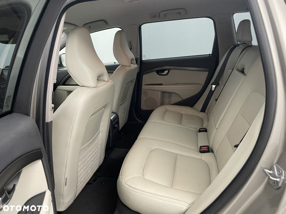Volvo XC 70 - 6