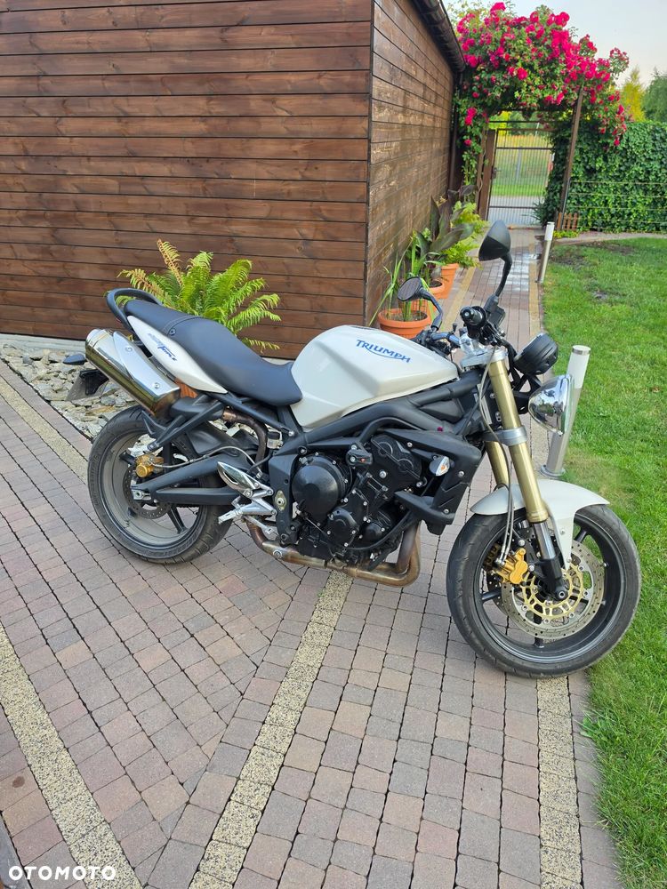 Triumph Street Triple - 1