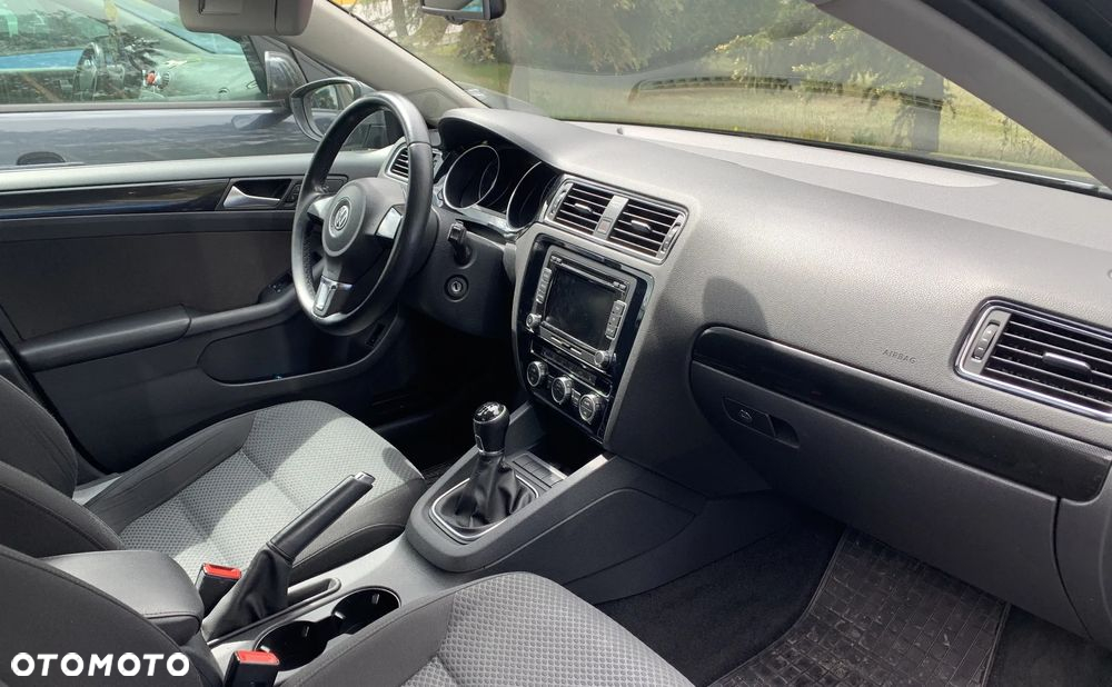 Volkswagen Jetta 1.4 TSI Comfortline - 12