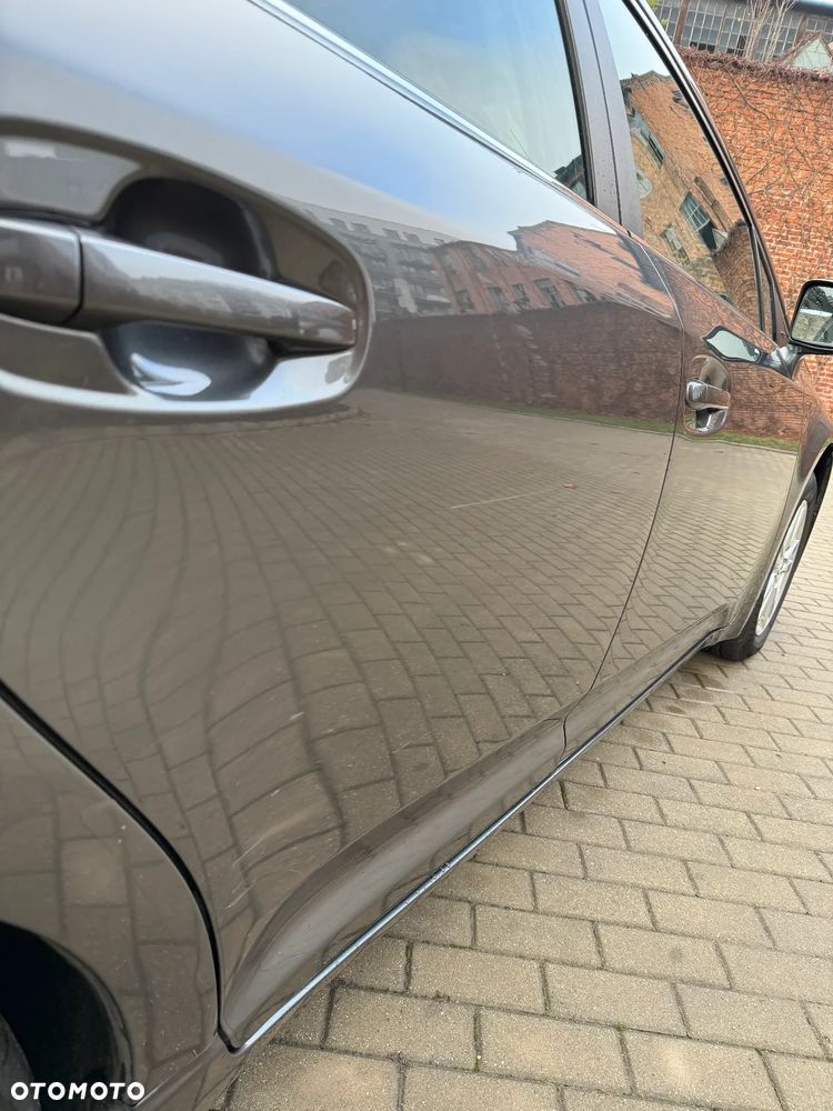 Toyota Avensis 1.8 Sol EU5 MS - 10