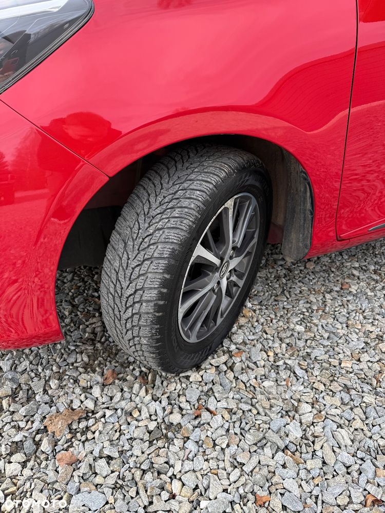 Toyota Yaris 1.5 Premium CVT - 3