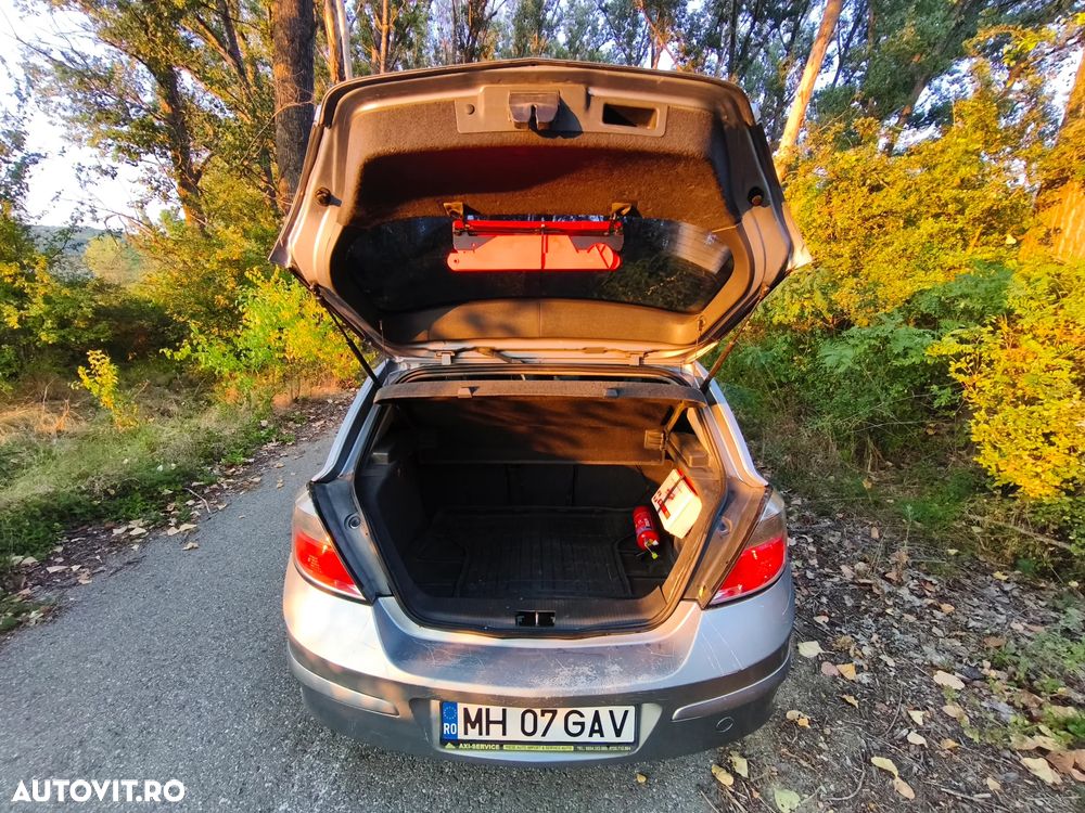 Opel Astra 1.6i Sport - 13
