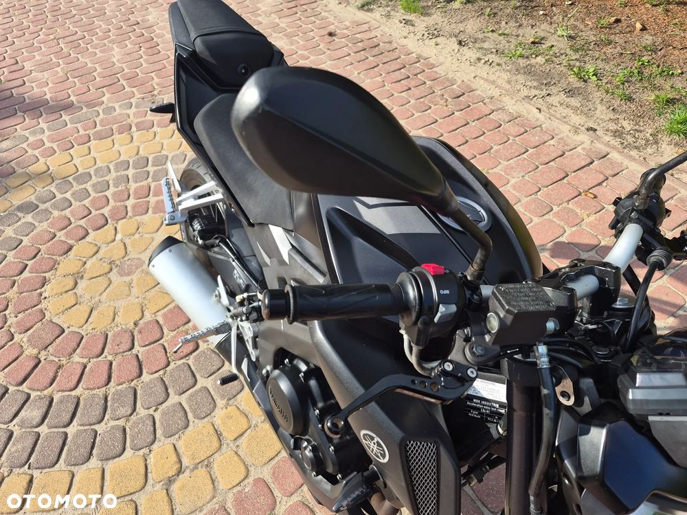 Yamaha MT - 9